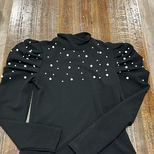 Black pearl, poof sleeve top